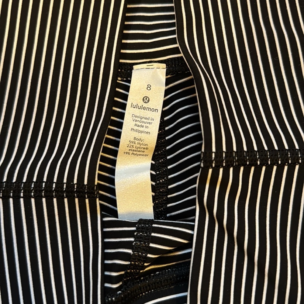 New Lululemon Wunder Train High Rise Tight 25” Black and White Striped Leggings - Picture 2 of 3